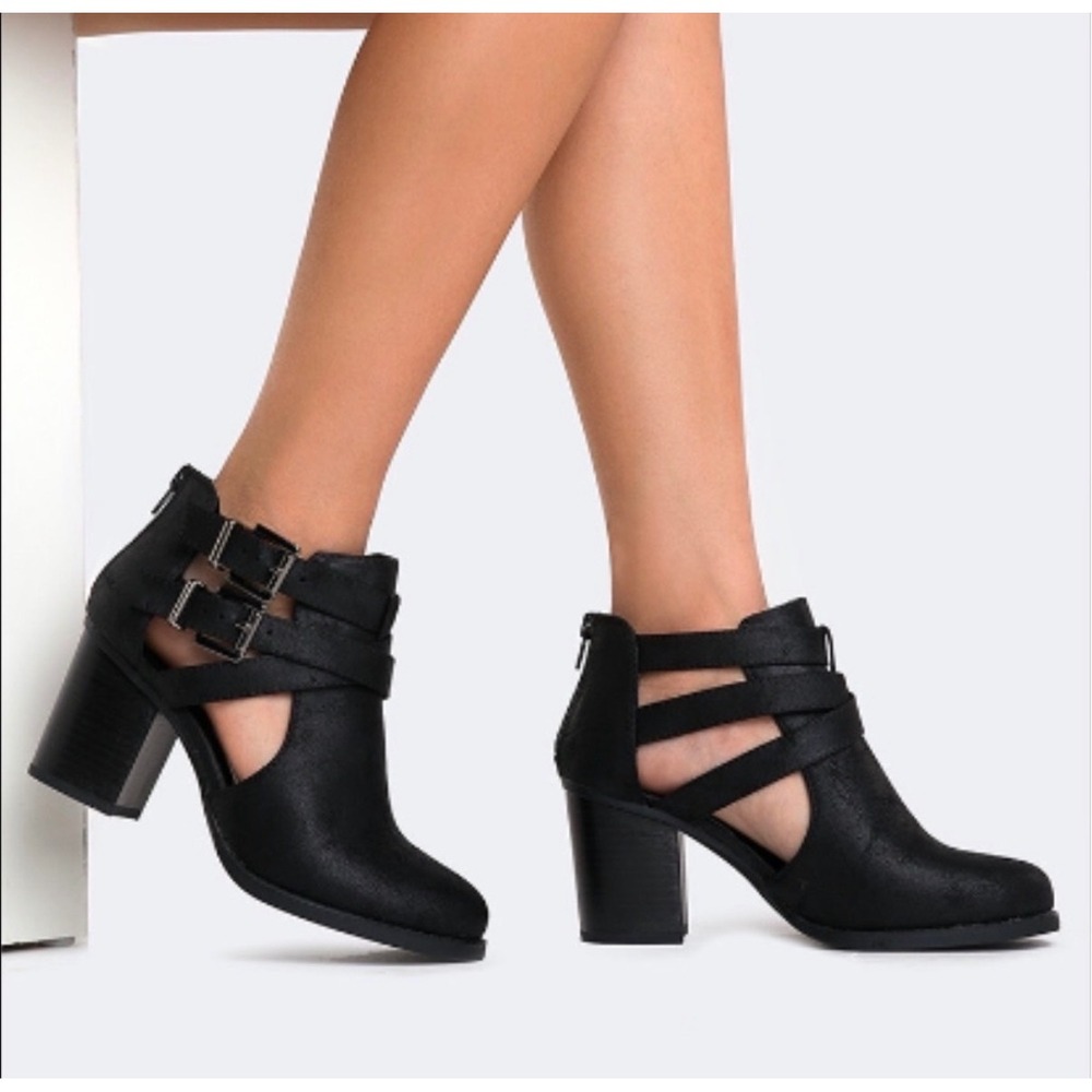 Soda Scribe Black Cutout Double Buckle Block Heel Ankle Boots Womens Size 8